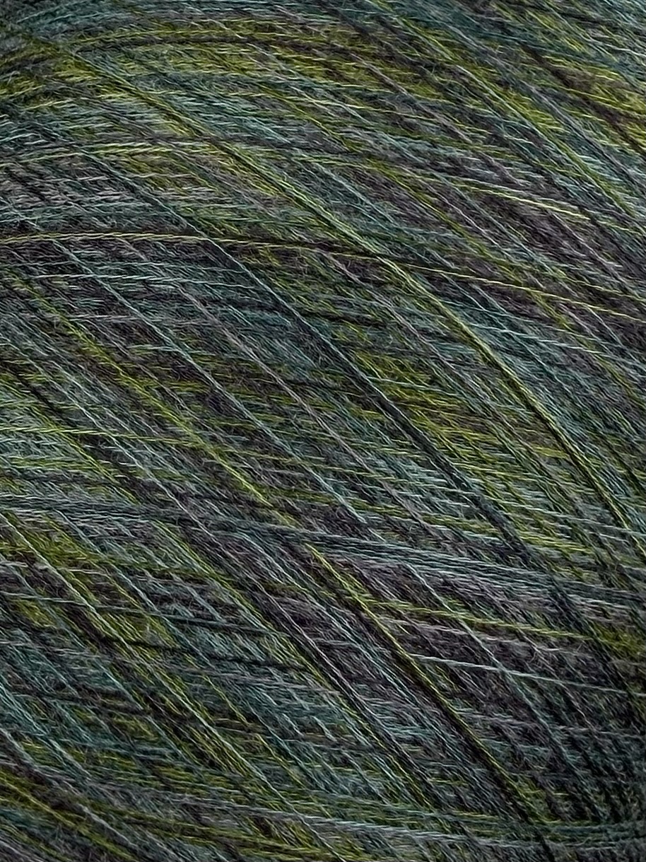 Art. Auriga Nm 2/60 – Garn aus 70% gekämmtem Kaschmir und 30% Seide col. ST3936 | Zimpfer Wolle Selezione