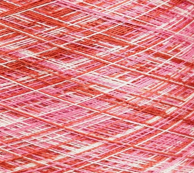Art. Auriga Nm 2/60 – Garn aus 70% gekämmtem Kaschmir und 30% Seide col. ST4040 | Zimpfer Wolle Selezione