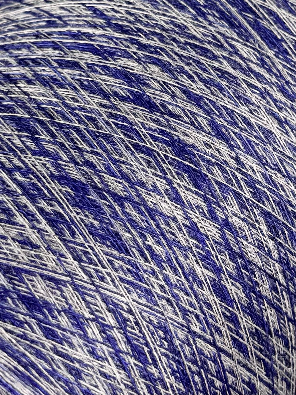 Art. Auriga Nm 2/60 – Garn aus 70% gekämmtem Kaschmir und 30% Seide col. ST4087 | Zimpfer Wolle Selezione