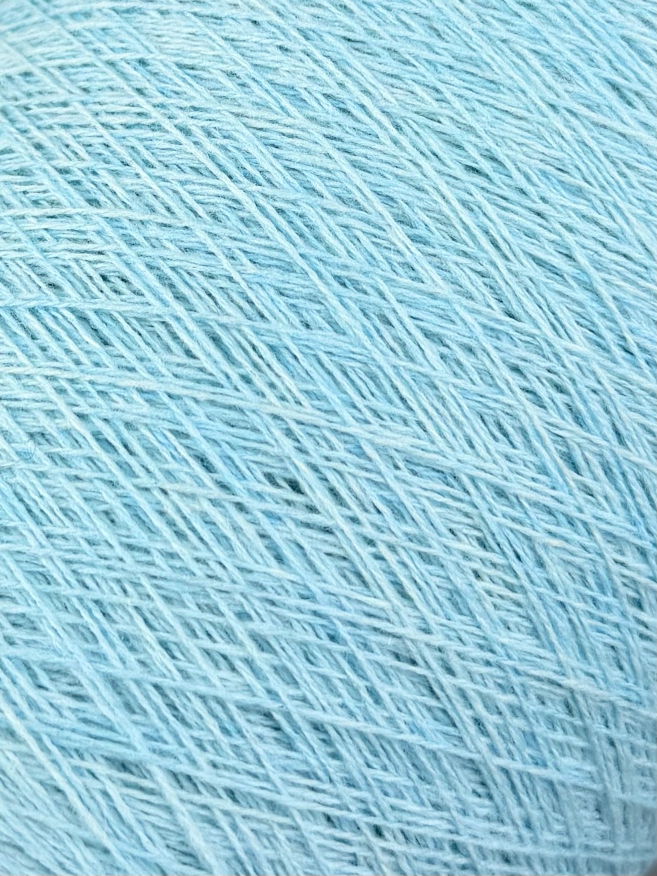 Art. Counts 2/17  - 100 % Merino Lambswool col. Himmelblau