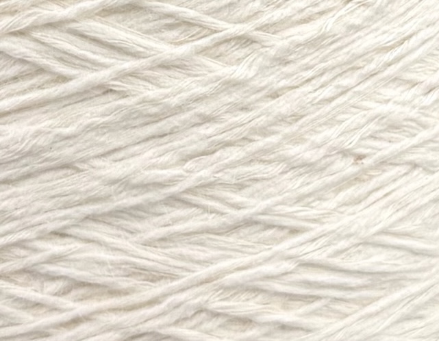 NEVE 4600 – Filato pregiato in angora, mohair e seta con paillettes col. Bianco naturale / écru