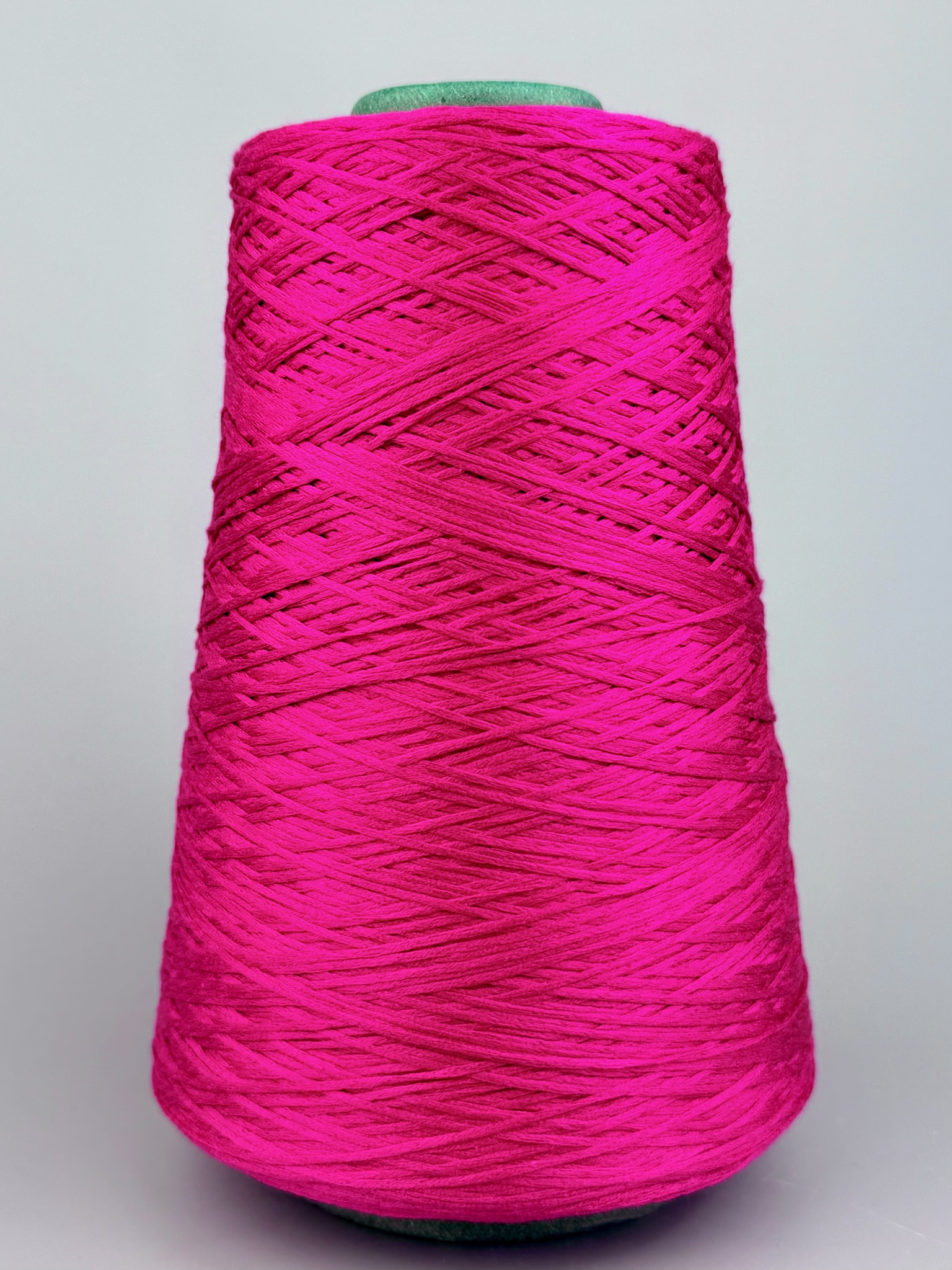 FBSilk – 100% Seidengarn Shappe 500 m / 100 g col. Intensives Fuchsia foto 2