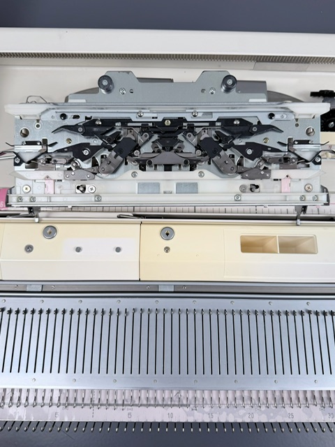 Strickmaschine Brother KH 260 Grobstricker 9 mm Lochkartensteuerung foto 4