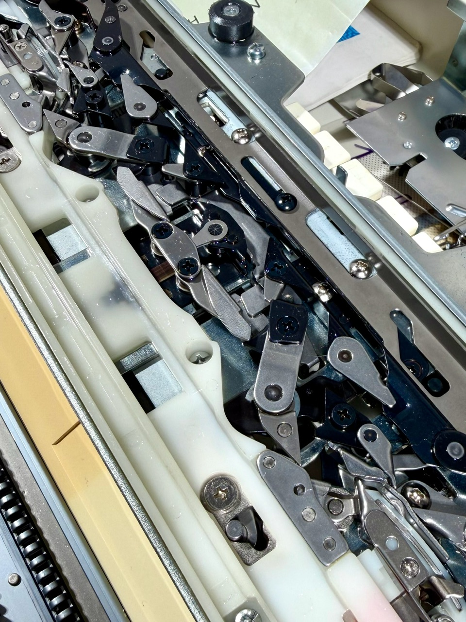 Brother KH-892 Feinstricker foto 6