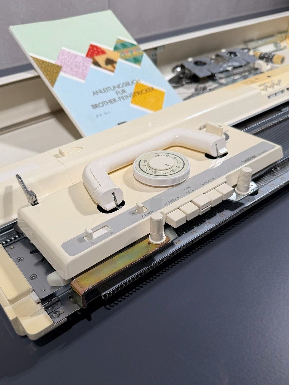 Strickmaschine Brother KH-900 Feinstricker 4.5mm foto 2
