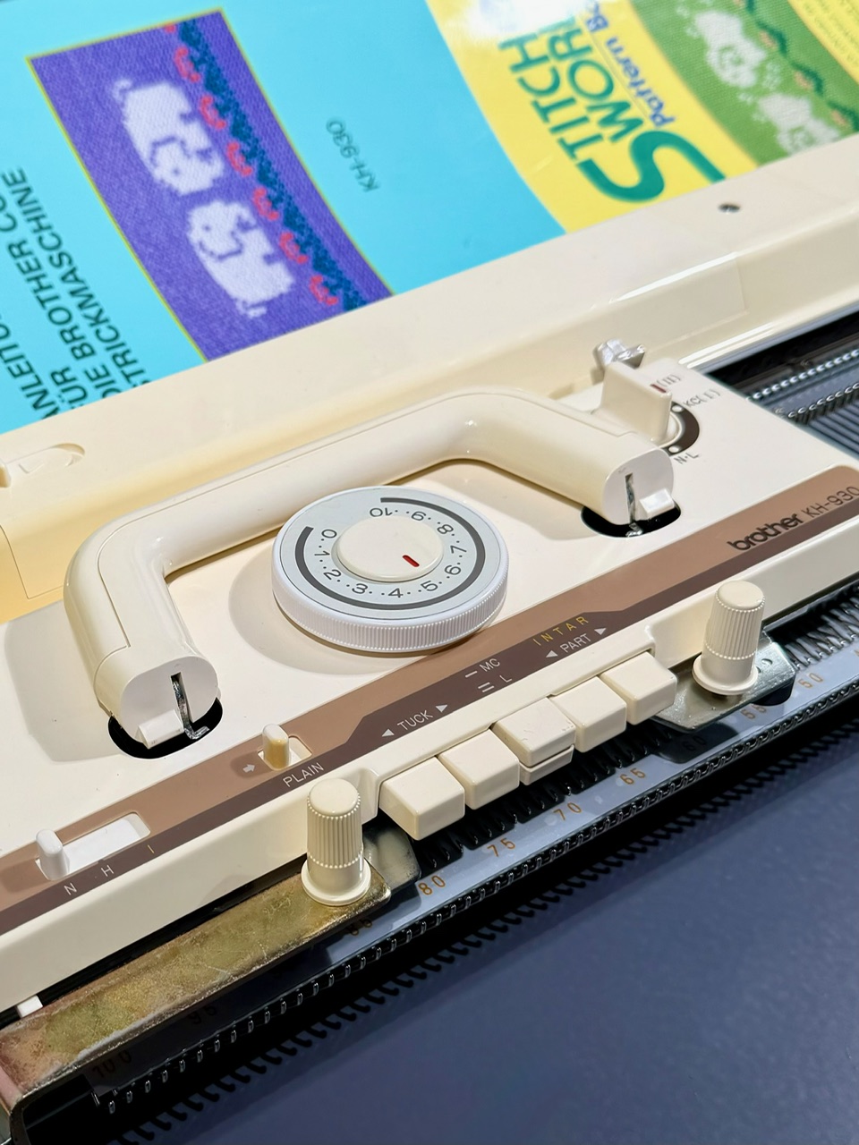 Strickmaschine Brother KH-930 Feinstricker 4.5mm foto 2